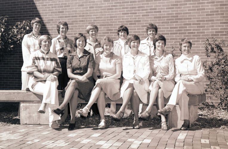 从1960年代ISU女性教练