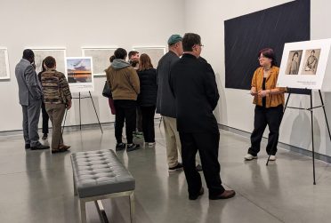 24位决赛选手的作品于2月2日在大学画廊举行的研究图像竞赛展览上展出。
